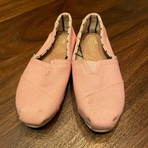 Toms Shoes